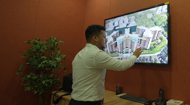smart led touchscreen display