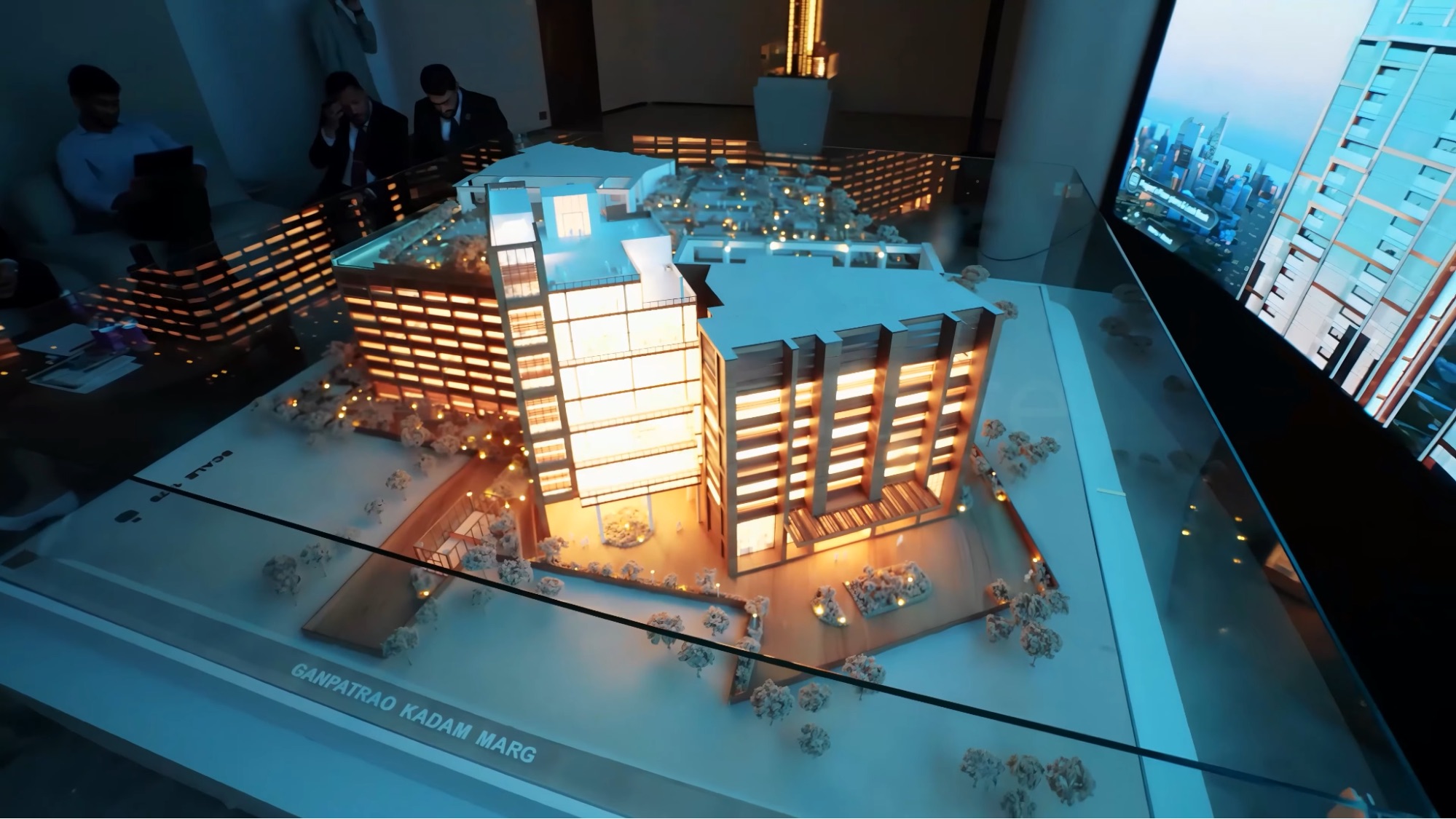 Immersive Iot scale model with led display