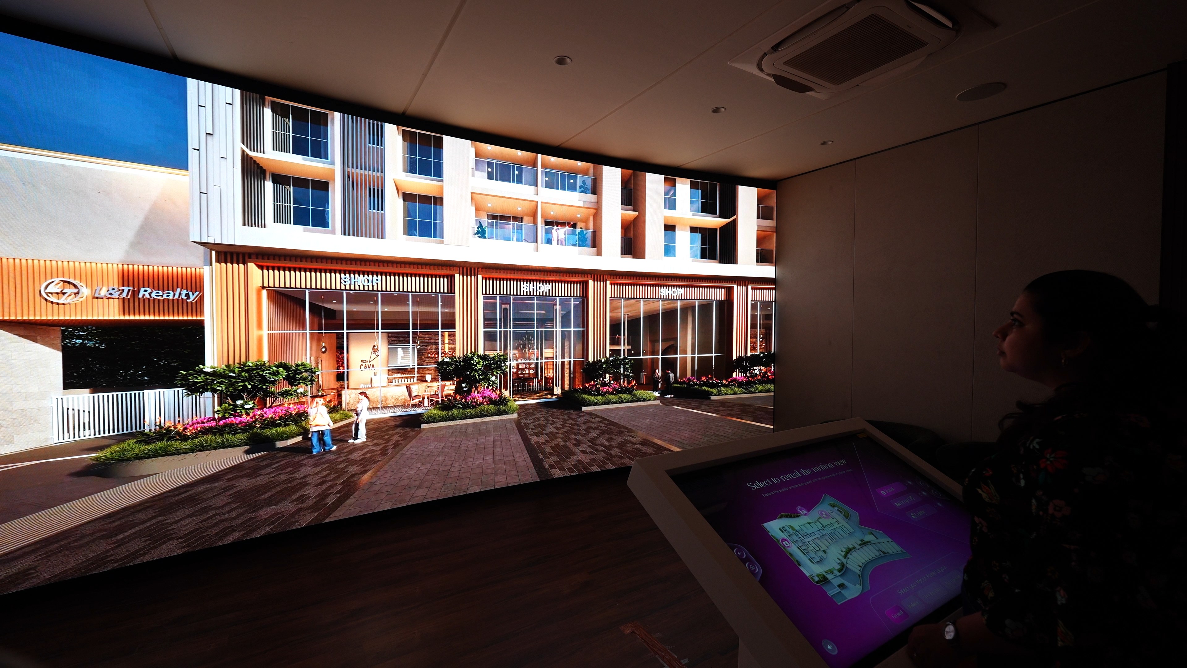 Immersive large display sync with system