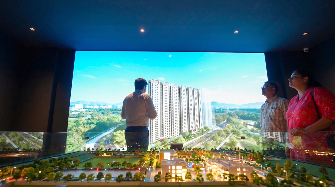 Immersive large led display