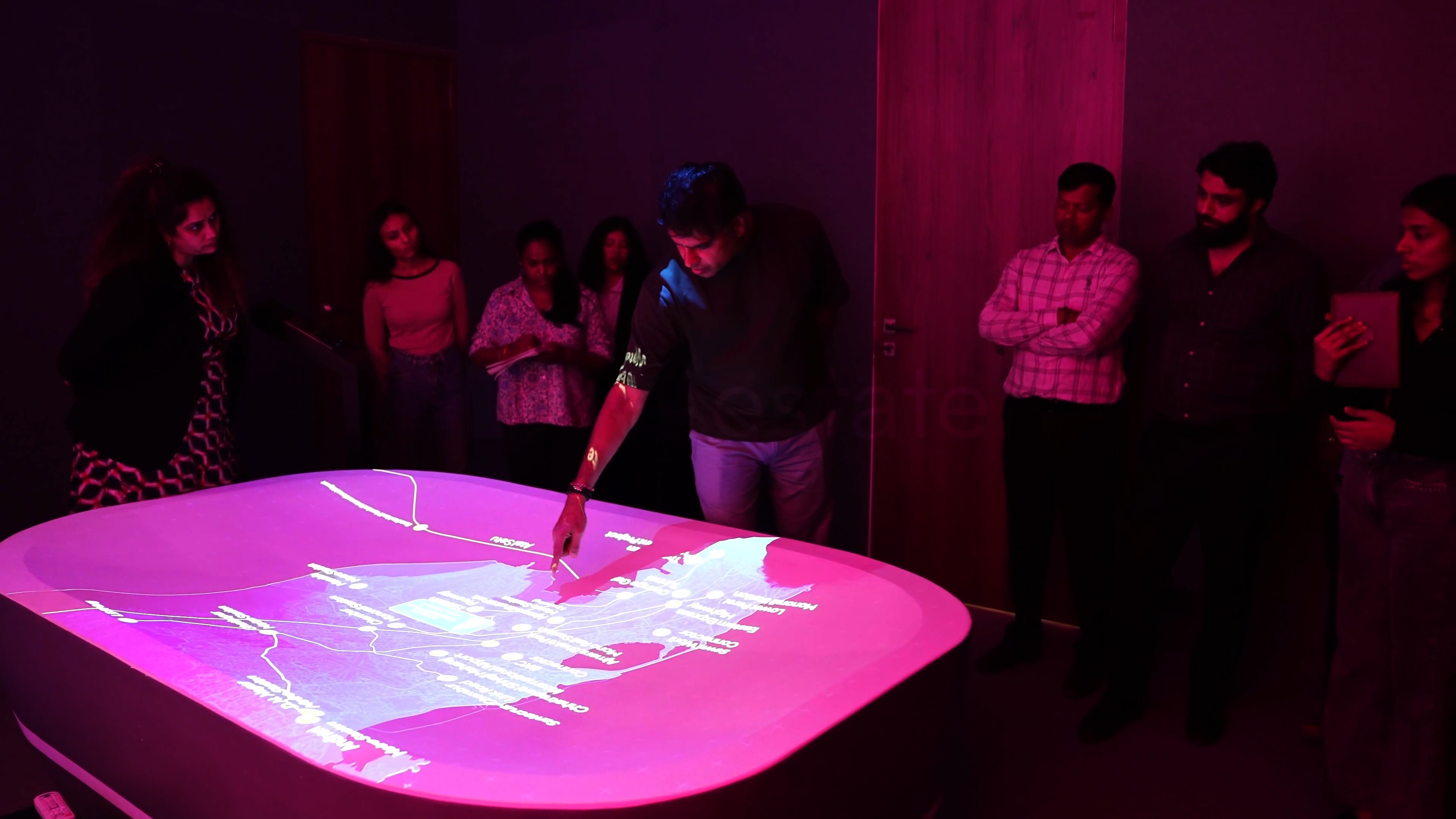 Immersive touchable experince with large display