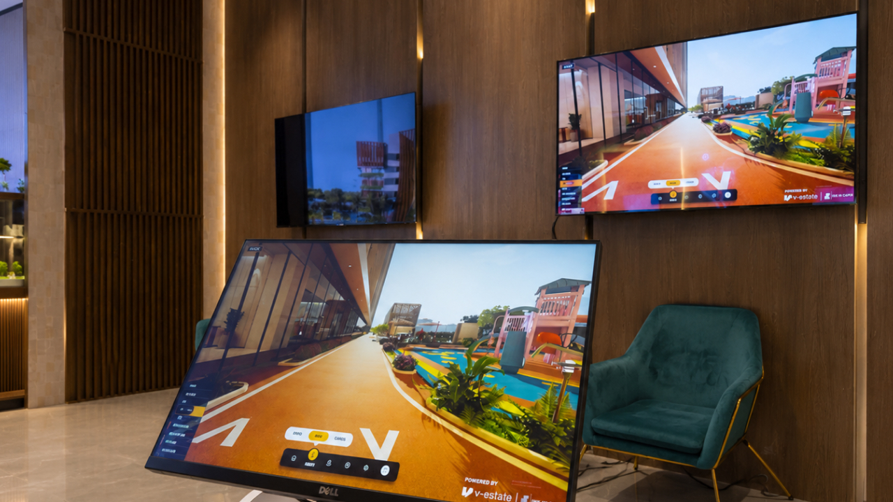 Immersive touchscreen display with large led screen