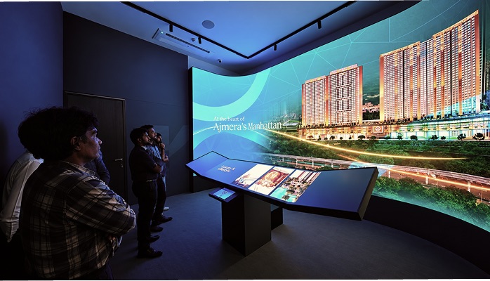 Interacive curve led screen sync with monitor