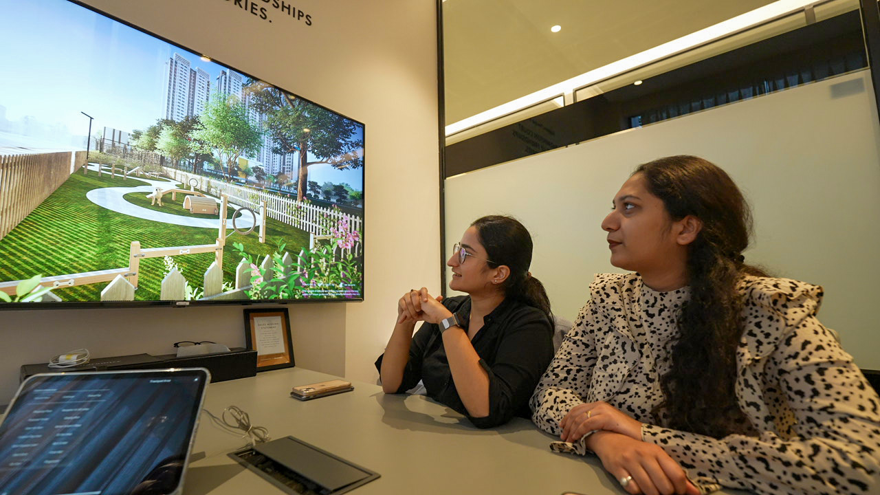 Interactive smart led discussion room