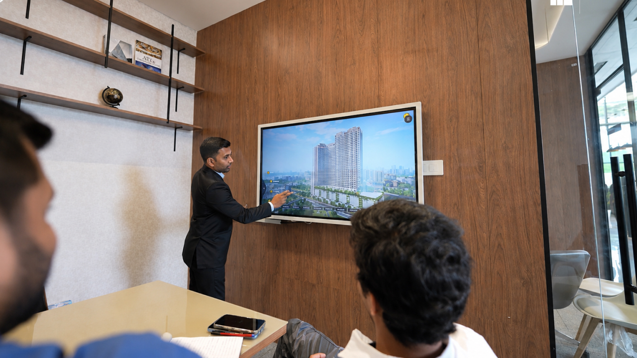 Interactive touchscreen smart led display in salespod