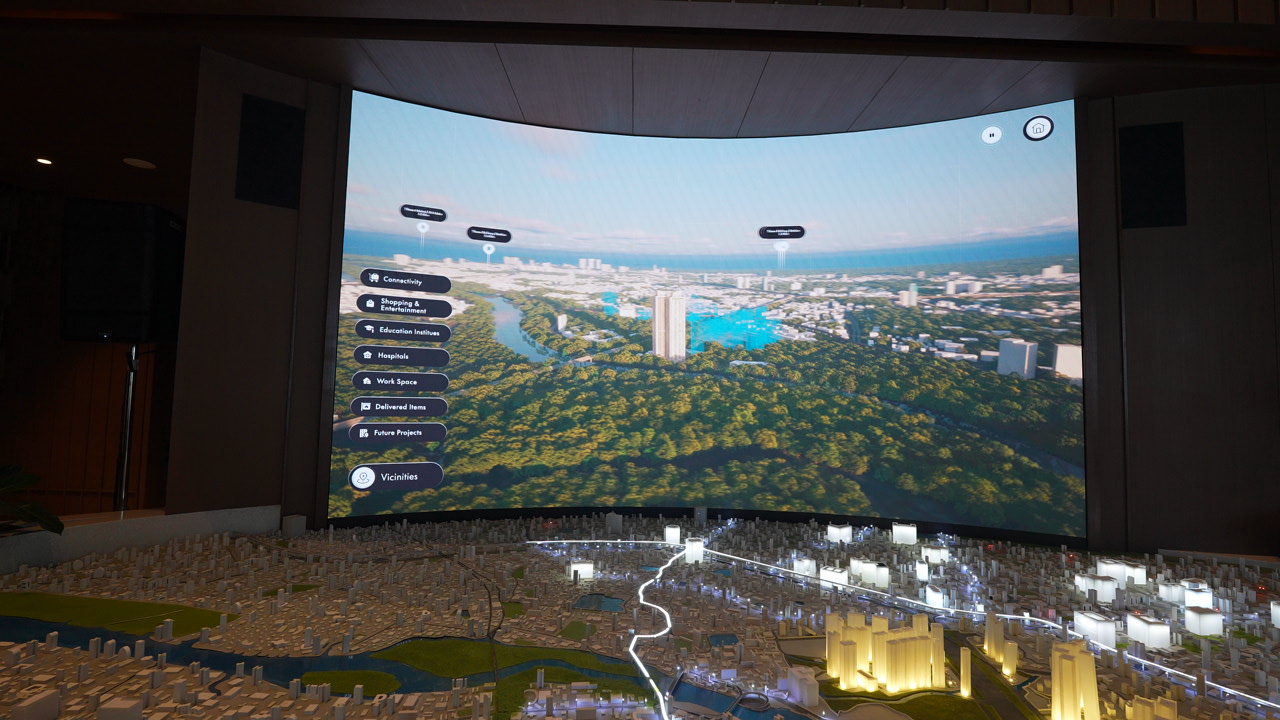 Interactive vicinity mapping with an illuminated physical scale model